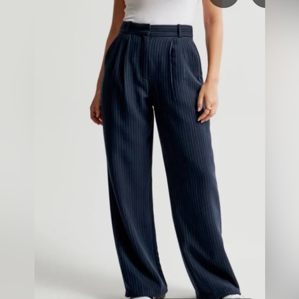 Abercrombie & Fitch Tailored Wide Leg pant. - Picture 2 of 10